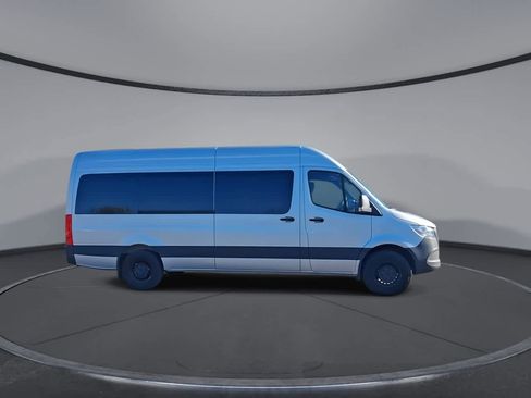 Used 2024 Mercedes-Benz Sprinter 2500 image 9