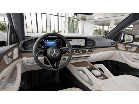 New 2025 Mercedes-Benz GLS 450 4MATIC image 3