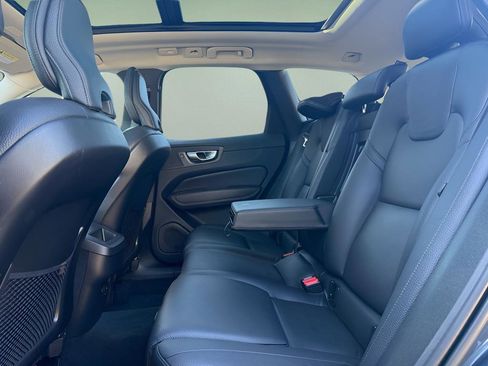 Used 2024 Volvo XC60 B5 Plus image 13