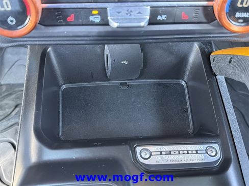 Used 2023 Ford Bronco Badlands image 10