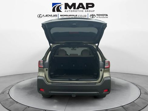 Used 2025 Subaru Outback Premium AWD/4WD image 20