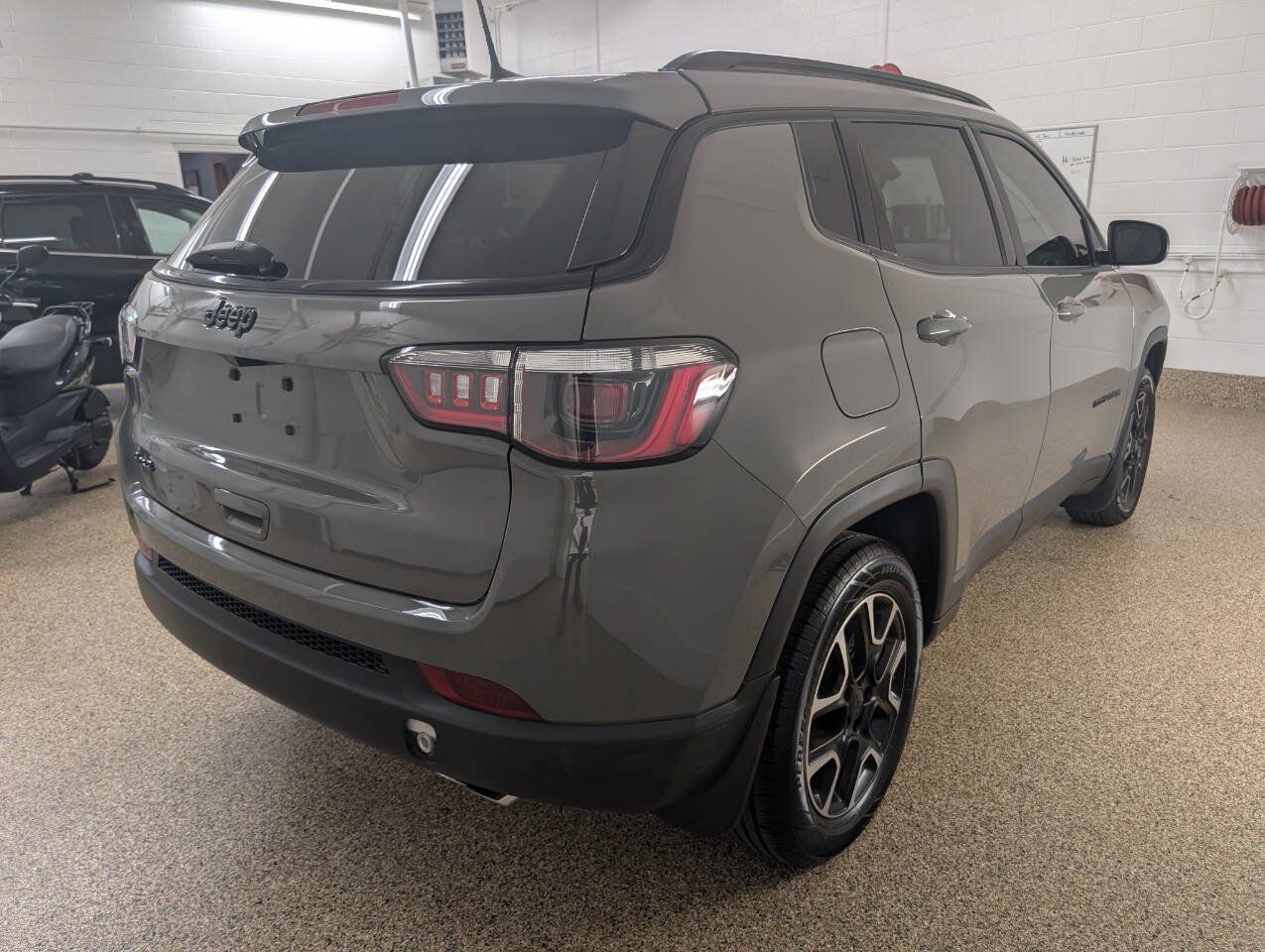Used 2021 Jeep Compass Sport AWD/4WD image 4