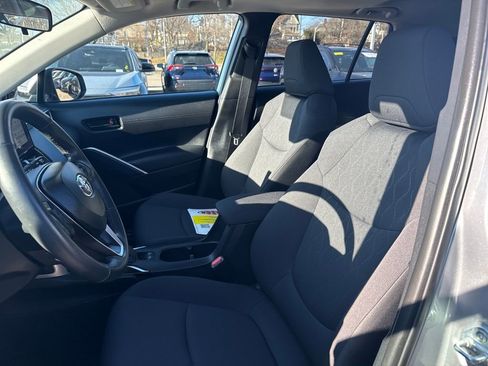 Used 2024 Toyota Corolla Cross LE image 15