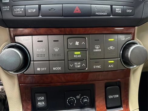 Used 2011 Toyota Highlander Limited w/ Tow Pkg FWD image 21