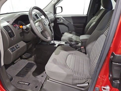 Used 2017 Nissan Frontier SV image 10