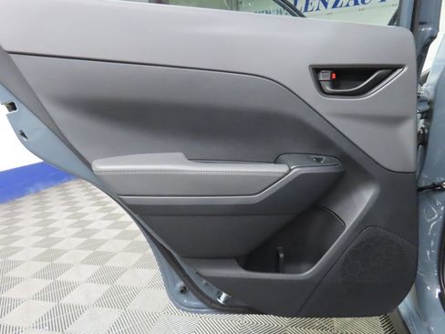 Used 2025 Subaru Crosstrek 2.0i Premium image 43