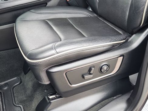 Used 2022 RAM 1500 Limited w/ Night Edition AWD/4WD image 18