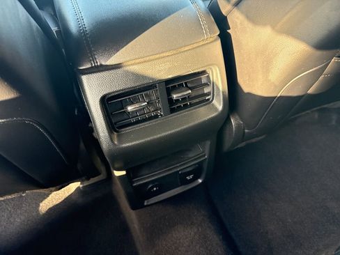 Used 2024 Ford Edge SEL w/ Convenience Package image 17