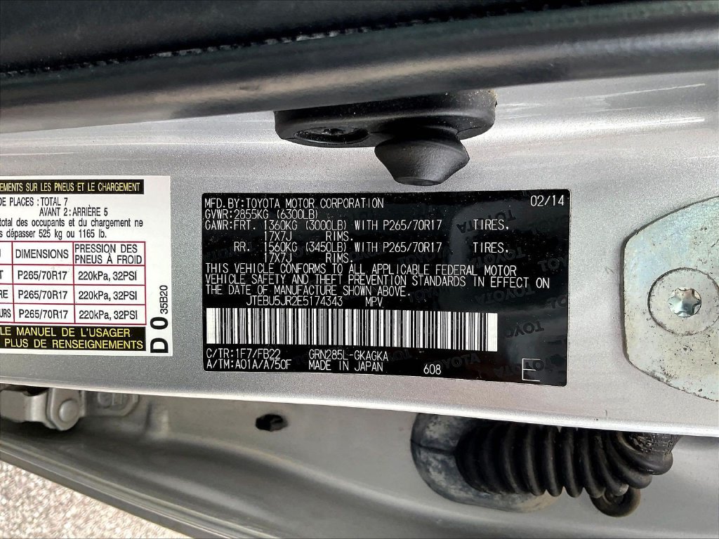 Used 2014 Toyota 4Runner SR5 AWD/4WD image 6