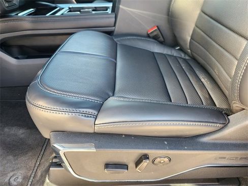 New 2026 Ford F250 Platinum w/ FX4 Off-Road Package image 17