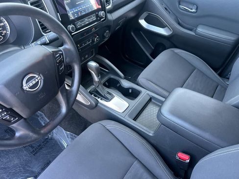 Used 2022 Nissan Frontier SV AWD/4WD image 11
