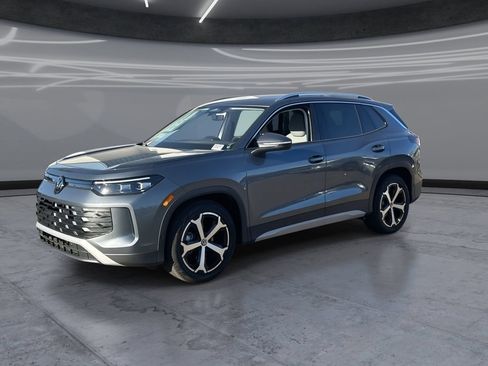 New 2026 Volkswagen Tiguan SE FWD image 3