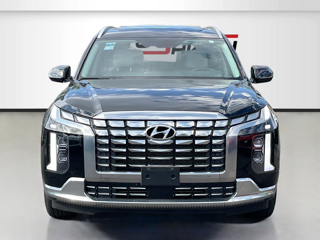 Used 2024 Hyundai Palisade Calligraphy FWD image 2