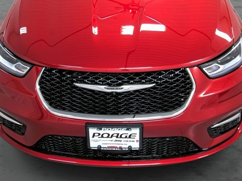 New 2026 Chrysler Pacifica Select image 16