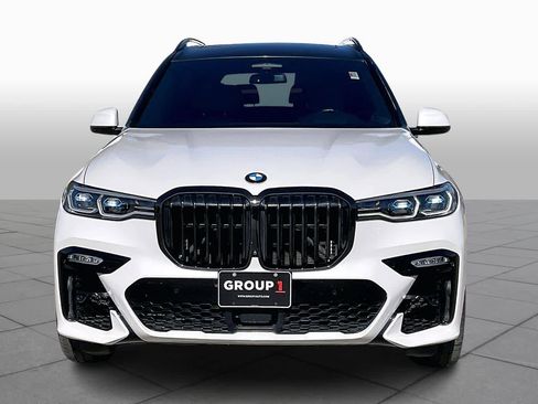 Used 2022 BMW X7 M50i image 3