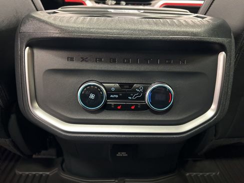 Used 2025 Ford Expedition Tremor image 30