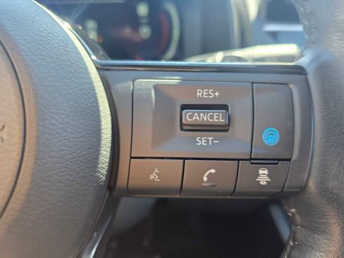 Used 2024 Nissan Rogue SL FWD image 31