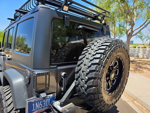 Used 2014 Jeep Wrangler Unlimited Rubicon w/ Connectivity Group AWD/4WD image 30