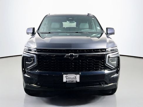 Used 2026 Chevrolet Suburban RST w/ Advanced Technology Package AWD/4WD image 2