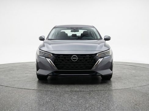 Used 2025 Nissan Sentra SV FWD image 2