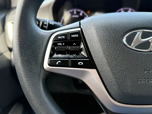 Used 2019 Hyundai Accent SE FWD image 13