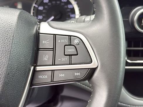 Certified 2024 Toyota Highlander LE FWD image 22
