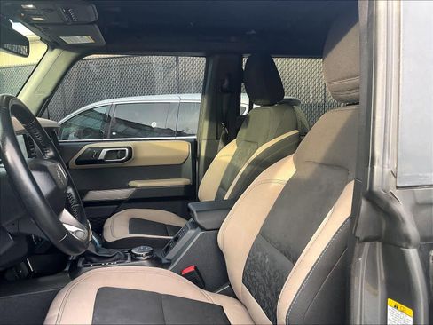 Used 2023 Ford Bronco Wildtrak image 10