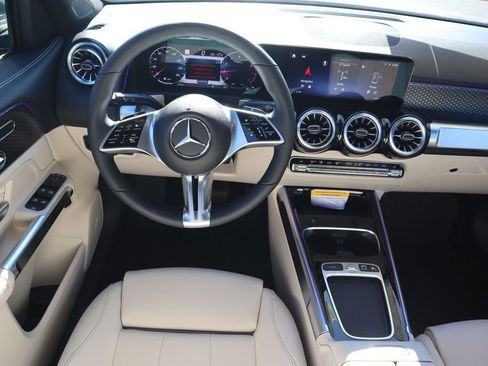 New 2026 Mercedes-Benz GLB 250 4MATIC image 10