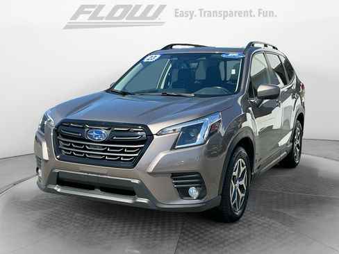Used 2023 Subaru Forester Premium image 4