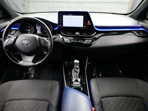 Used 2021 Toyota C-HR XLE FWD image 16
