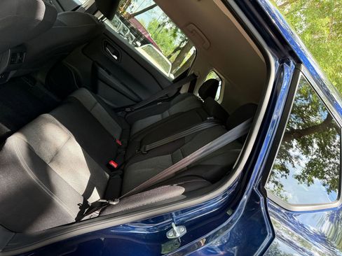 Used 2025 Nissan Rogue SV image 24