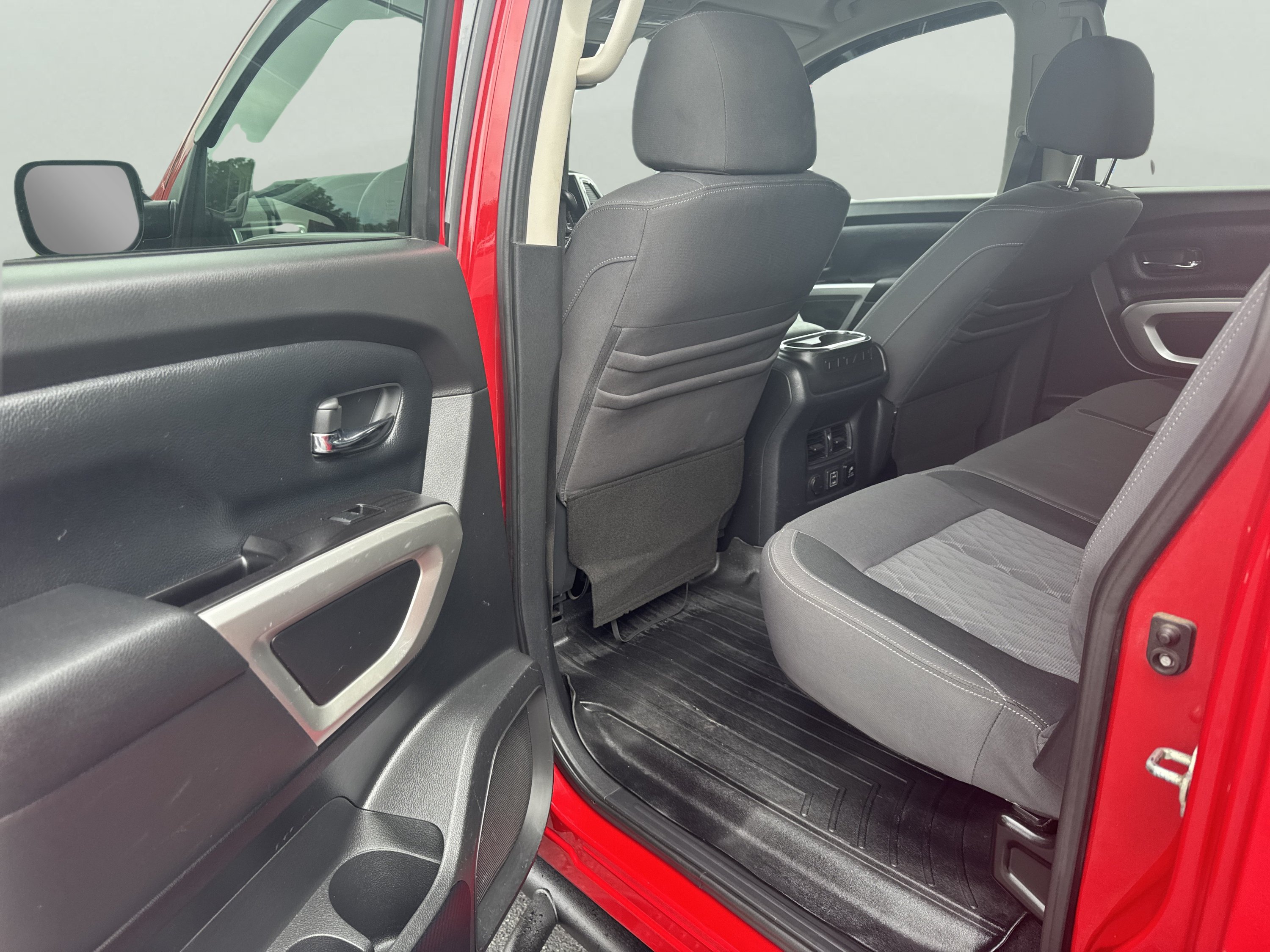 Used 2021 Nissan Titan SV w/ SV Convenience Package AWD/4WD image 18