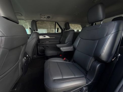 New 2026 Ford Explorer Active w/ Active Comfort Package RWD image 22