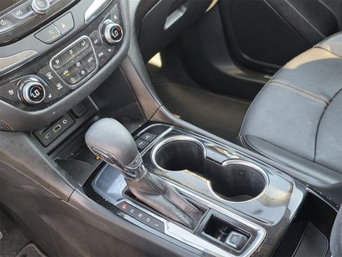 Used 2023 Chevrolet Equinox Premier image 23