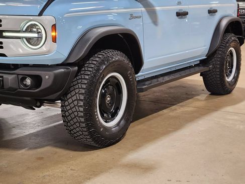 Used 2023 Ford Bronco Heritage Edition AWD/4WD image 17
