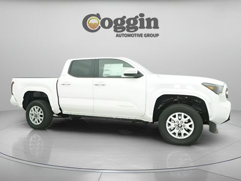 Used 2026 Toyota Tacoma SR5 RWD image 23