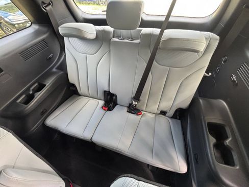 Used 2025 Hyundai Palisade SEL AWD/4WD image 32