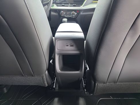 New 2026 Chevrolet Trax LT w/ LT Convenience Package FWD image 9