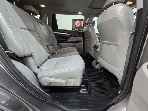 Used 2016 Toyota Highlander XLE FWD image 19