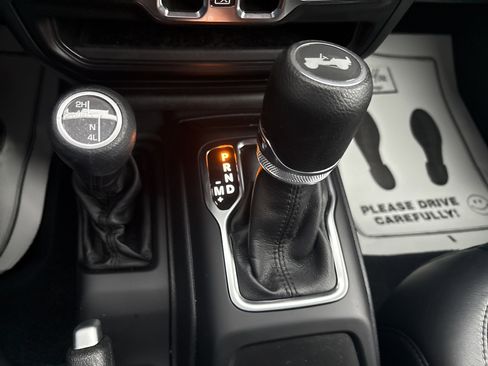 Used 2022 Jeep Wrangler Unlimited Sport w/ Sun And Sound Package image 22