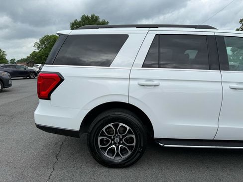 Used 2023 Ford Expedition XLT AWD/4WD image 41