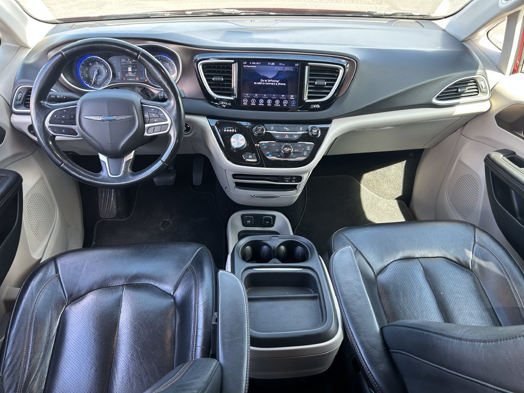 Used 2018 Chrysler Pacifica Touring-L FWD image 29
