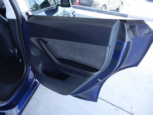 Used 2021 Tesla Model Y Long Range image 28