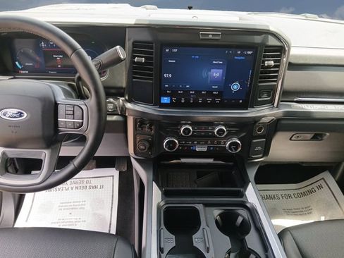 Used 2025 Ford F250 Lariat AWD/4WD image 11
