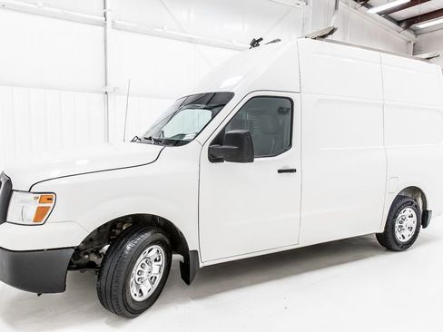 Used 2020 Nissan NV 2500 SV RWD image 3