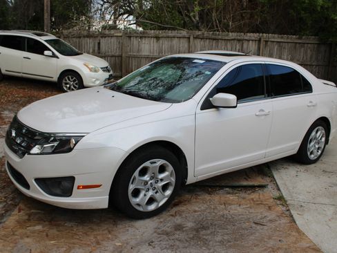 Used 2011 Ford Fusion SE w/ 202A Rapid Spec Order Code FWD image 2