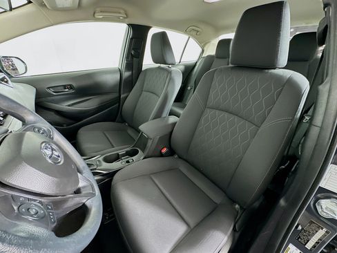 Used 2025 Toyota Corolla LE image 13