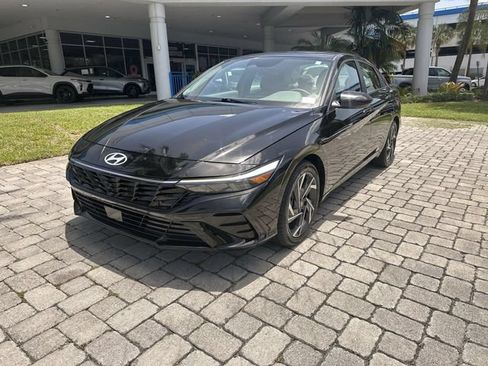 Used 2025 Hyundai Elantra SEL FWD image 20