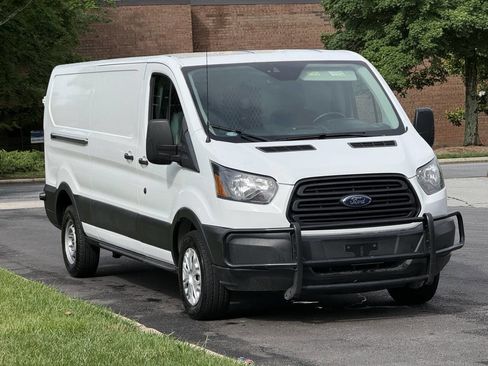 Used 2019 Ford Transit 250 148 Low Roof RWD image 3