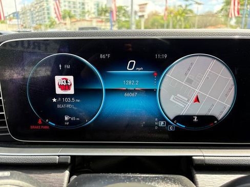 Used 2020 Mercedes-Benz GLE 350 w/ Premium Package image 27